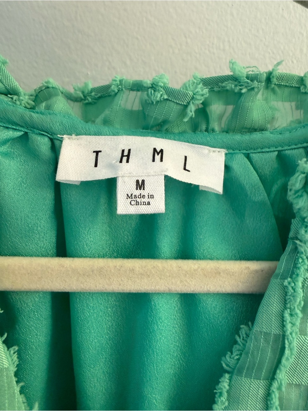 Green Textured V-Neck Tiered Dress - Picture 3 of 4